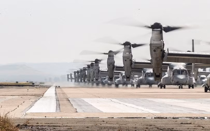 40 máy bay đắt hơn F-35 của lính thủy đánh bộ Mỹ diễu binh “Voi đi bộ” hoành tráng