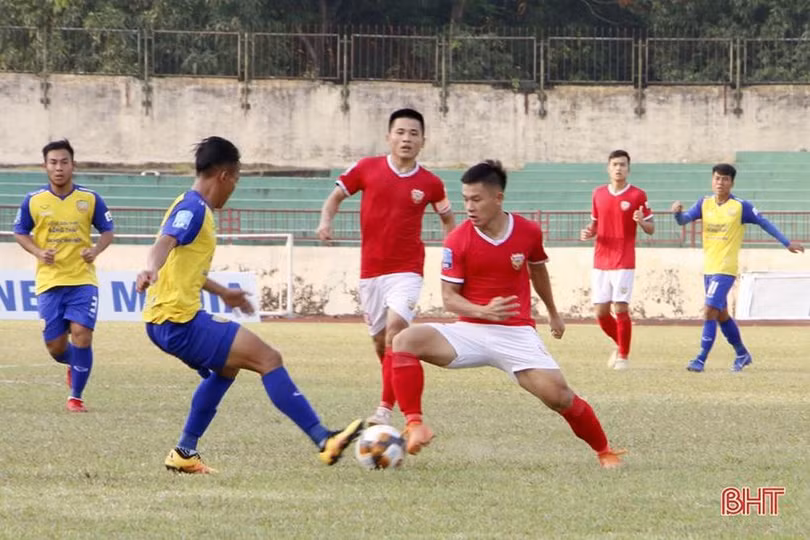 Hồng Lĩnh Hà Tĩnh tự tin “bỏ túi” 3 điểm trên sân Vinh 17h chiều nay