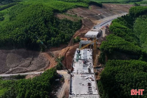 Nước rút thi công cầu số 1, đảm bảo tiến độ cao tốc Vũng Áng – Bùng