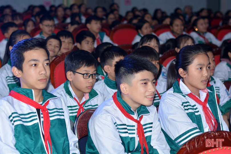 Học sinh TX Kỳ Anh sinh hoạt ngoại khóa “Chung tay bảo vệ môi trường”