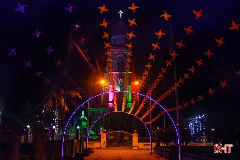 Nghi Xuân rực rỡ ánh đèn đón Giáng sinh