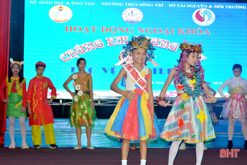 Học sinh TX Kỳ Anh sinh hoạt ngoại khóa “Chung tay bảo vệ môi trường”