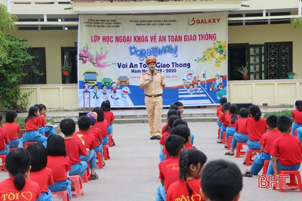“Doremon với an toàn giao thông” đến với gần 400 học sinh tiểu học Cẩm Vịnh