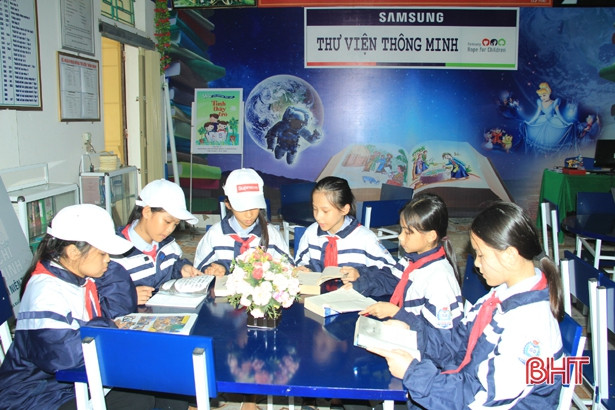 “Xe thư viện lưu động” mang 4.500 đầu sách đến học sinh Nghi Xuân