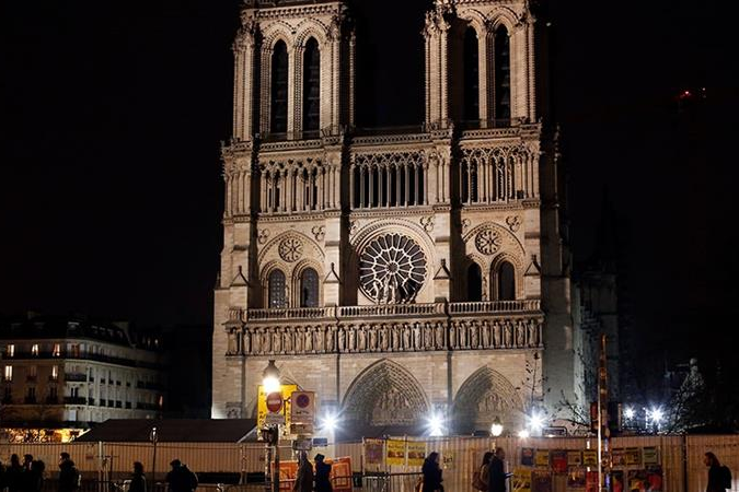 Khả năng cứu Nhà thờ Đức Bà Paris là 50 - 50