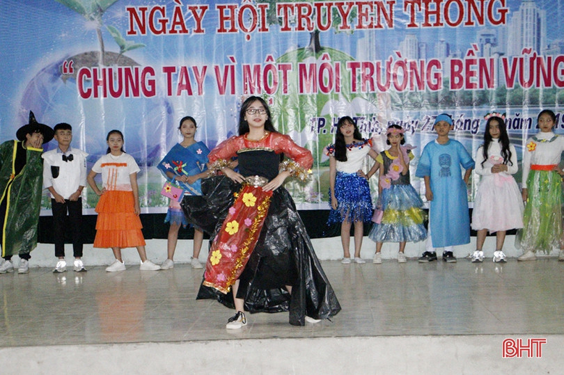 Học sinh TP Hà Tĩnh rung chuông vàng “Chung tay vì một môi trường bền vững”