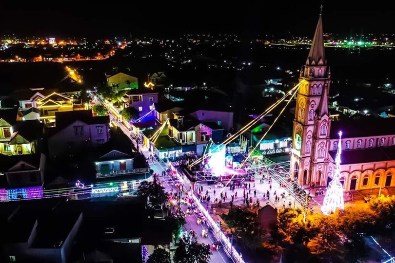 Đêm Giáng sinh rực rỡ, an lành trên khắp miền quê Hà Tĩnh