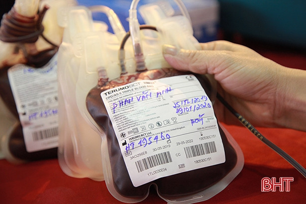 Điện lực Hà Tĩnh với “vạn trái tim, một tấm lòng”