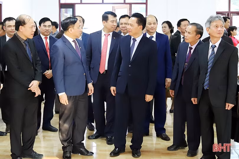 Tỉnh Hà Tĩnh được trao tặng Huân chương Lao động hạng Ba của Chủ tịch nước CHDCND Lào