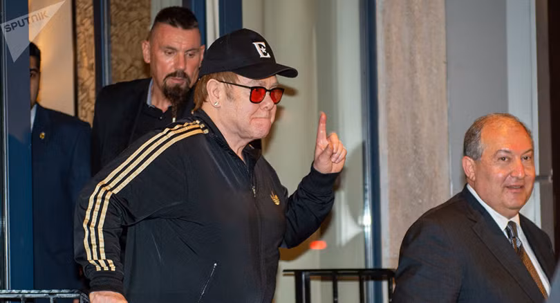 Chính phủ Anh vô tình để lộ thông tin cá nhân của hơn 1.000 người nổi tiếng