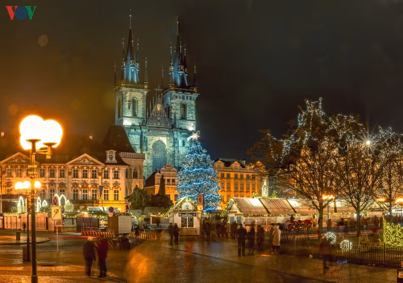 Không khí Noel rộn ràng tại các thành phố, làng cổ châu Âu