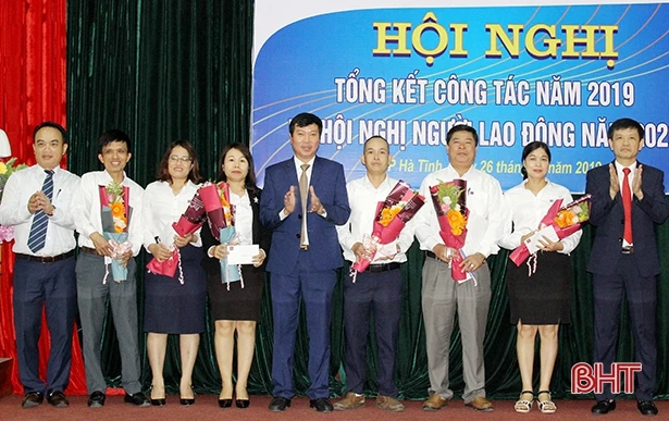 Công ty Xăng dầu Hà Tĩnh nộp ngân sách Nhà nước hơn 502 tỷ đồng