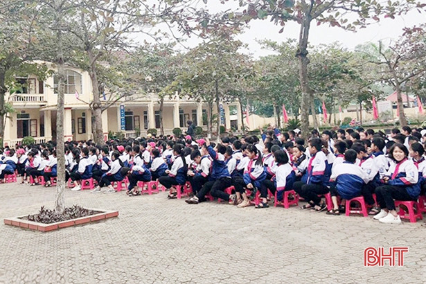 Học sinh Nghi Xuân cam kết không vi phạm pháp luật trong dịp tết