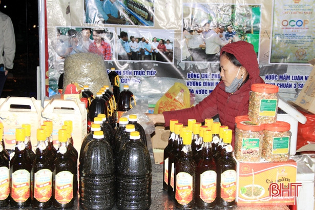 Khai mạc phiên chợ đêm Hà Tĩnh