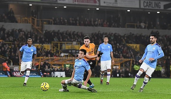 Man City thua ngược Wolverhampton sau khi dẫn 2 bàn