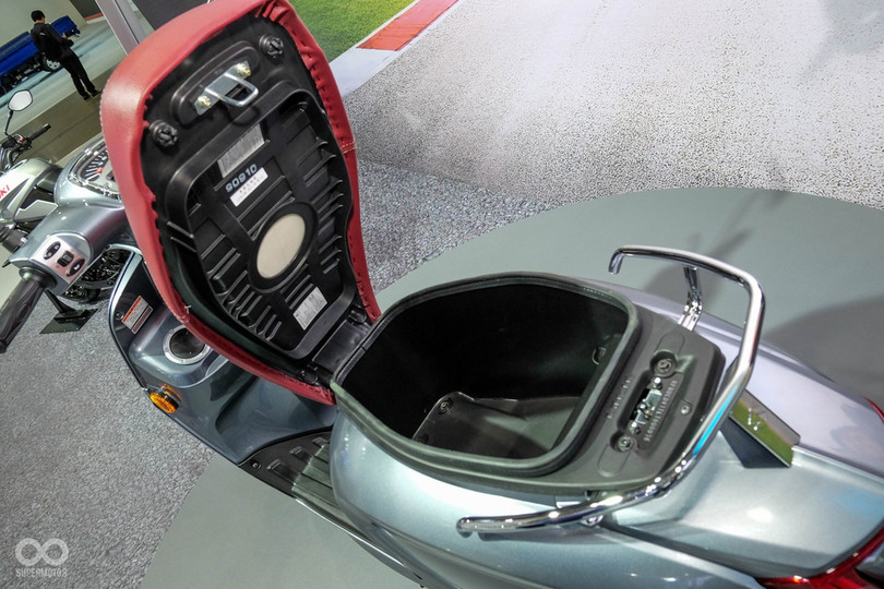 Xe ga Suzuki Saluto 125 ra mắt - kiểu dáng cổ điển, trang bị smartkey