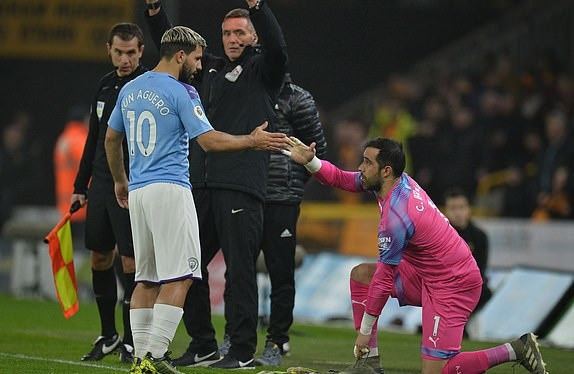 Man City thua ngược Wolverhampton sau khi dẫn 2 bàn