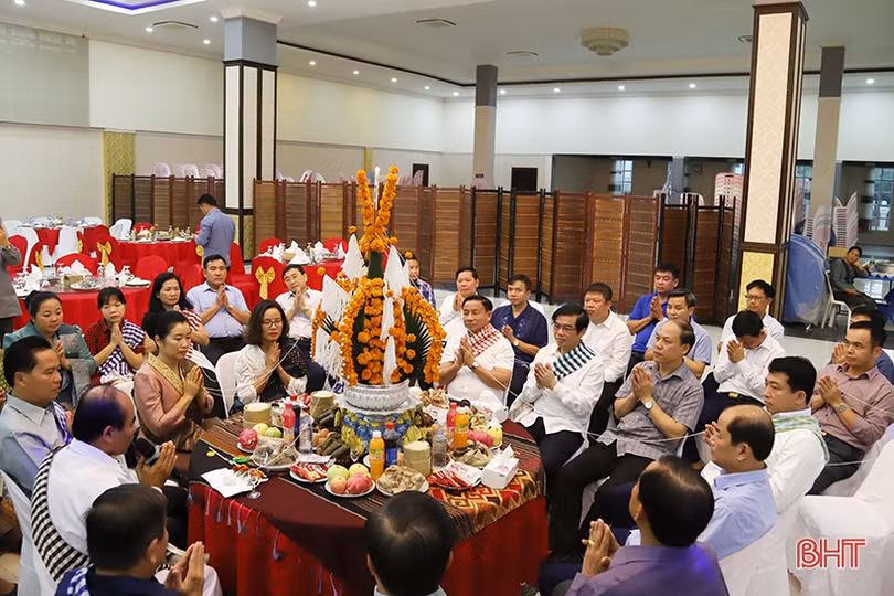 Tỉnh Hà Tĩnh được trao tặng Huân chương Lao động hạng Ba của Chủ tịch nước CHDCND Lào