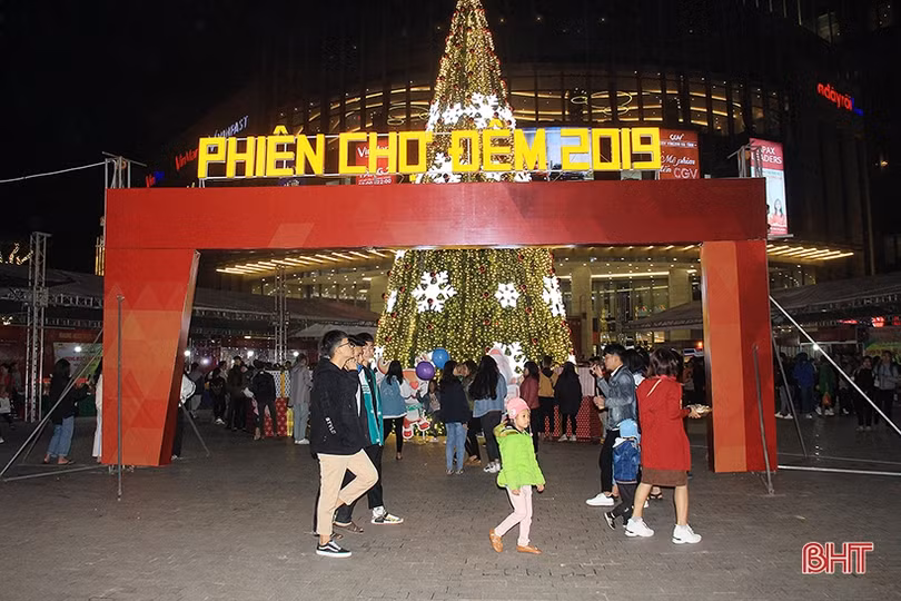 Mua gì ở phiên chợ đêm cuối tuần Hà Tĩnh 2019?