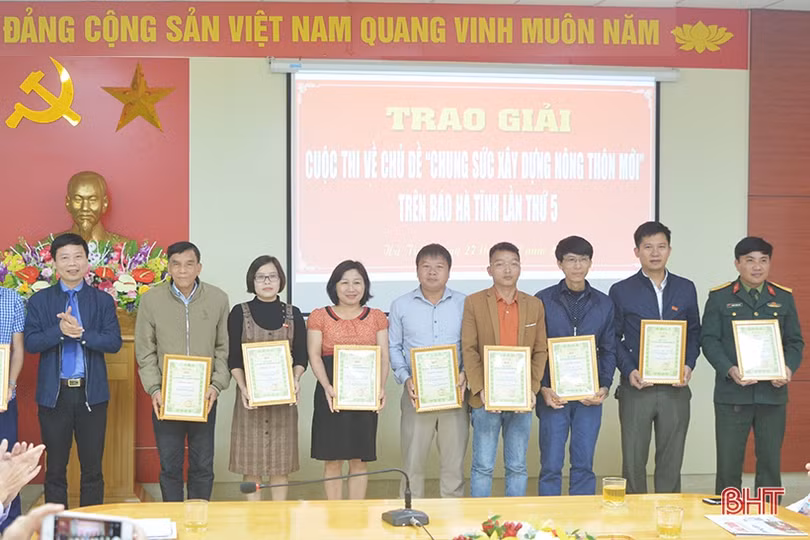 Trao 29 giải báo chí viết về nông thôn mới trên Báo Hà Tĩnh năm 2019