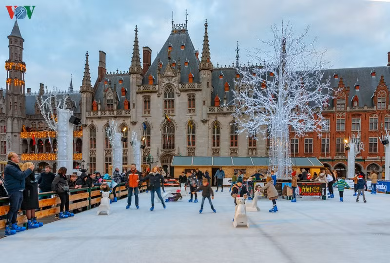 Không khí Noel rộn ràng tại các thành phố, làng cổ châu Âu