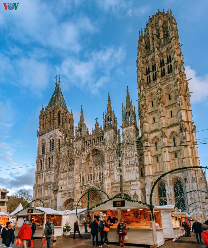 Không khí Noel rộn ràng tại các thành phố, làng cổ châu Âu