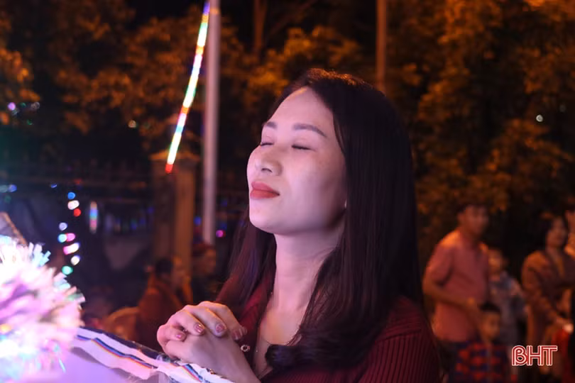 Đêm Giáng sinh rực rỡ, an lành trên khắp miền quê Hà Tĩnh