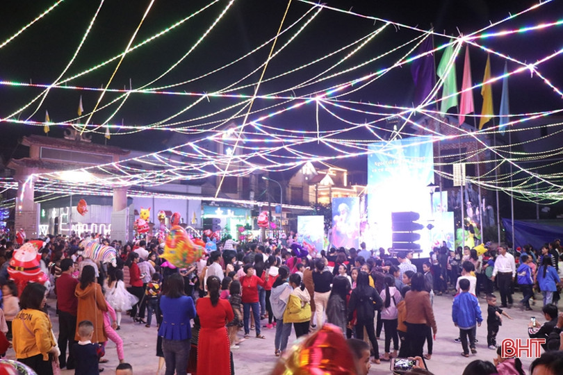 Đêm Giáng sinh rực rỡ, an lành trên khắp miền quê Hà Tĩnh