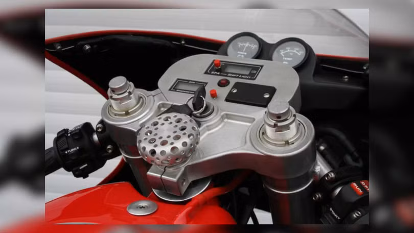 Khám phá chiếc mô tô Ferrari độc nhất thế giới