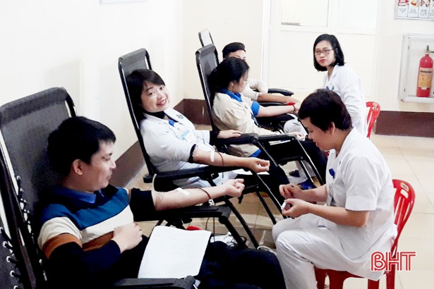 Kêu gọi hiến máu đột xuất, BVĐK Hà Tĩnh thu về 40 đơn vị máu