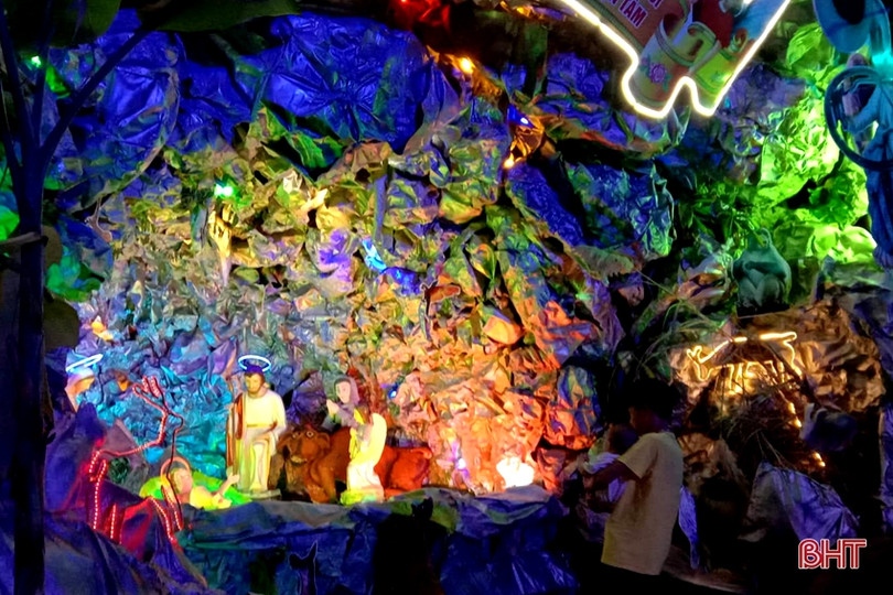 Đêm Giáng sinh rực rỡ, an lành trên khắp miền quê Hà Tĩnh