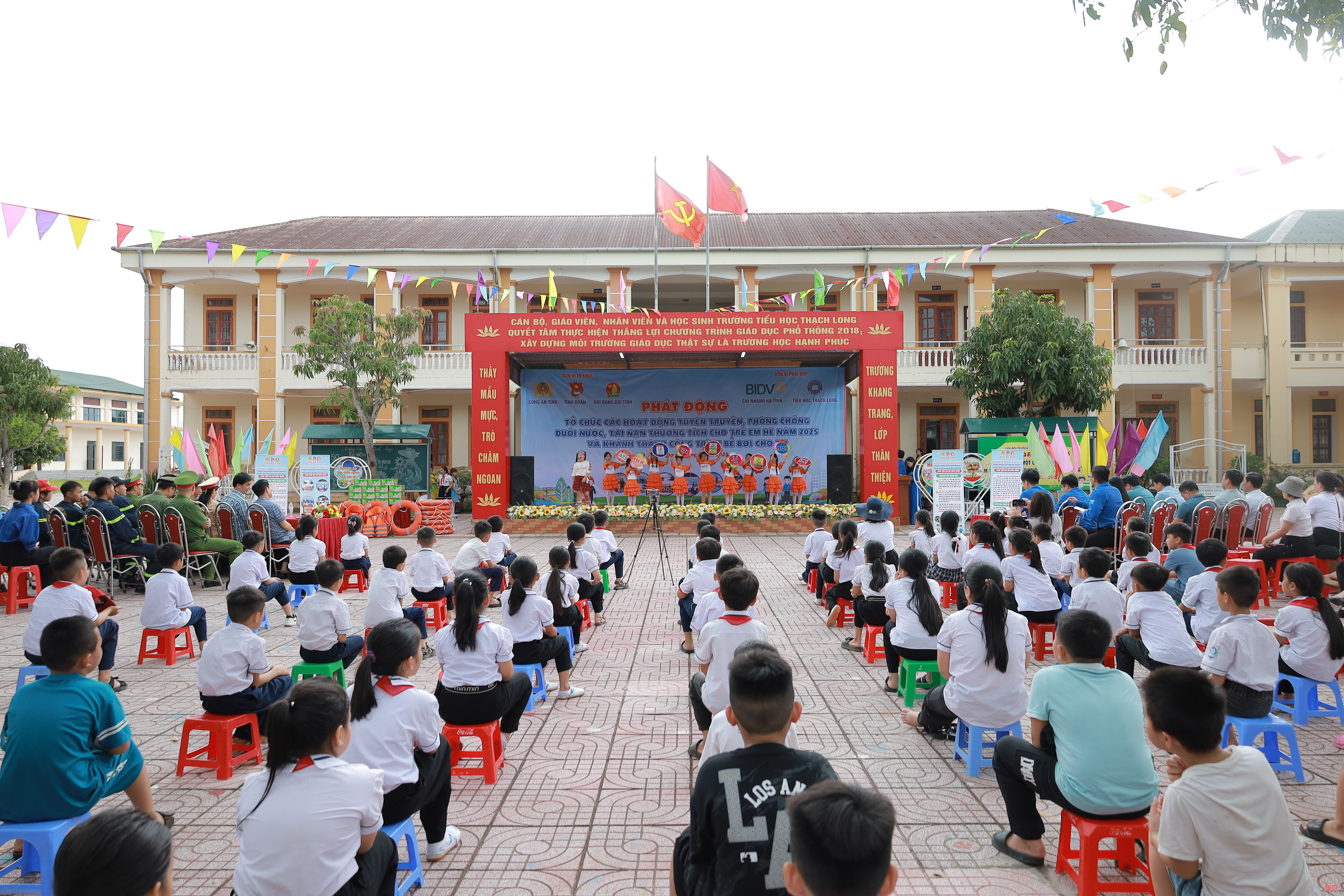 Lễ phát động được tổ chức tại Trường Tiểu học Thạch Long (Thạch Hà). bqbht_br_tinh-doan2.jpg