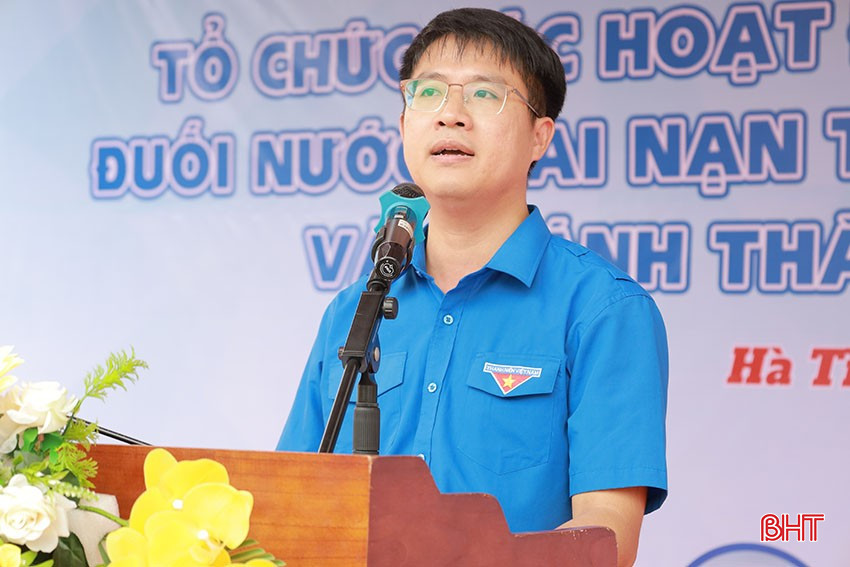 Phó Bí thư Tỉnh đoàn, Chủ tịch Hội đồng Đội tỉnh Nguyễn Viết Hải Đăng phát động tại buổi lễ. bqbht_br_tinh-doan3.jpg