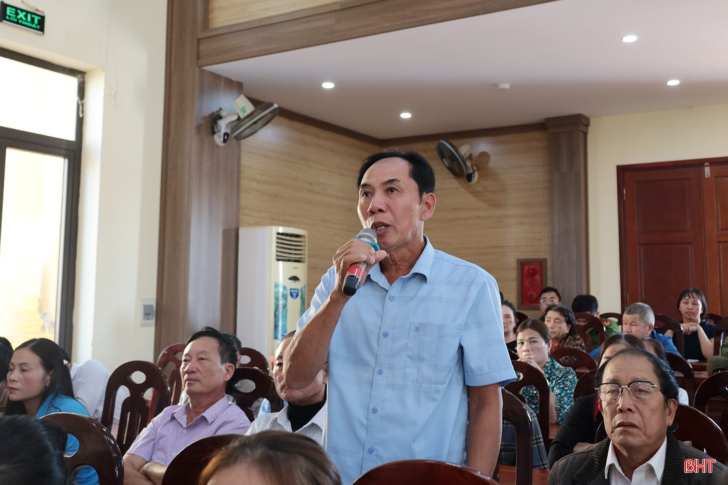 Ông Phạm Trường Chinh, Bí thư Chi bộ thôn Thanh Văn (xã Tiên Điền) kiến nghị có phương án xử lý bãi rác xã Xuân Thành (cũ) bị quá tải, gây ô nhiễm môi trường.