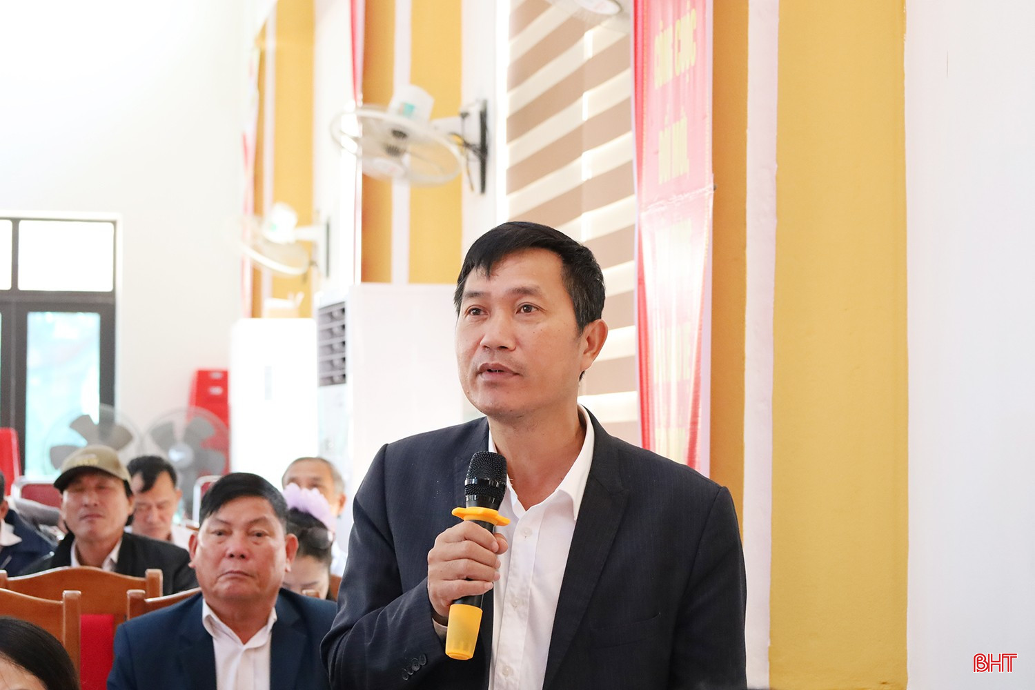 Ông Trần Trọng Khiêm - Hiệu trưởng Trường THCS Cương Gián đề nghị tỉnh quan tâm bố trí nguồn vốn đầu tư, ưu tiên nâng cấp, sửa chữa và xây mới các phòng học, phòng chức năng.