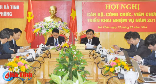 can bo van phong ubnd tinh phai tan tuy tham muu thuc hien tot cac nhiem vu