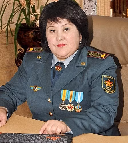 anh ve dep khong lan vao dau cua cac nu quan nhan kazakhstan