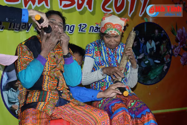 ban rao tre vui tet cham cha boi
