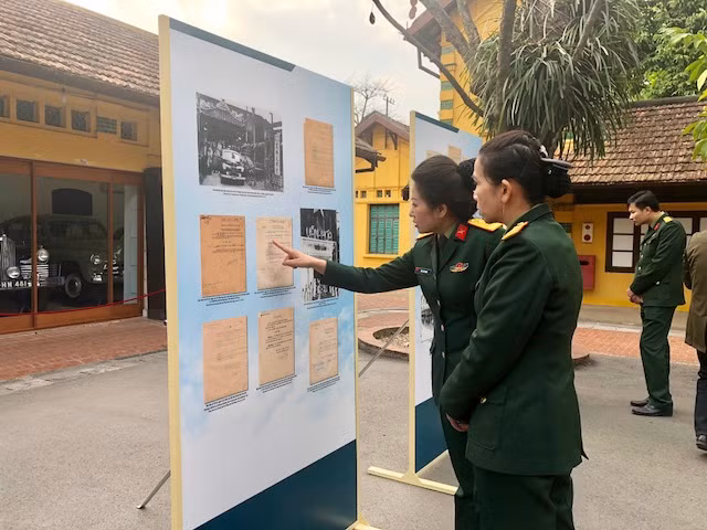 trung bay tap sac lenh cua chu tich ho chi minh giai doan 1945 1946