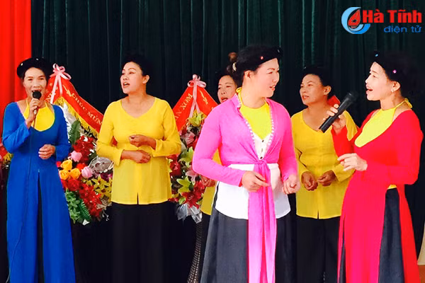 hap dan du lich trai nghiem tren nen nong thon moi