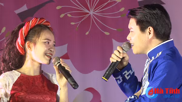 thi xa ky anh dien van nghe mua xuan dang dang