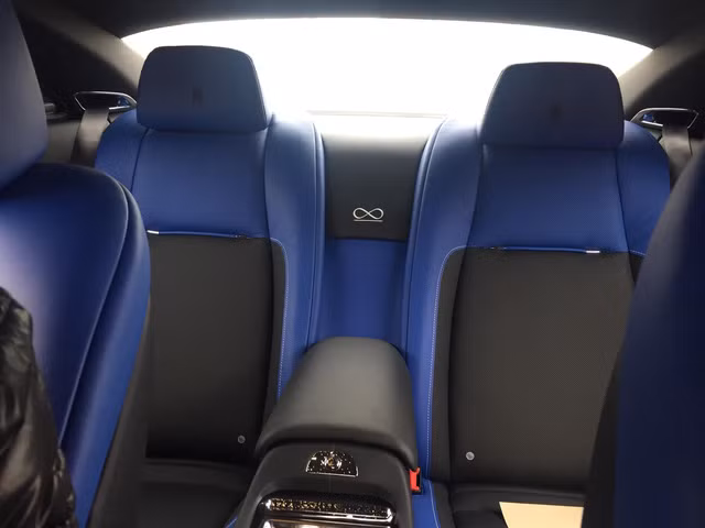sieu pham rolls royce wraith black badge dau tien ve viet nam