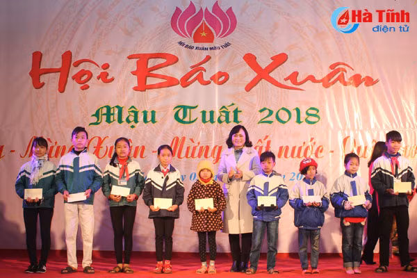 ha tinh khai hoi bao xuan mau tuat 2018