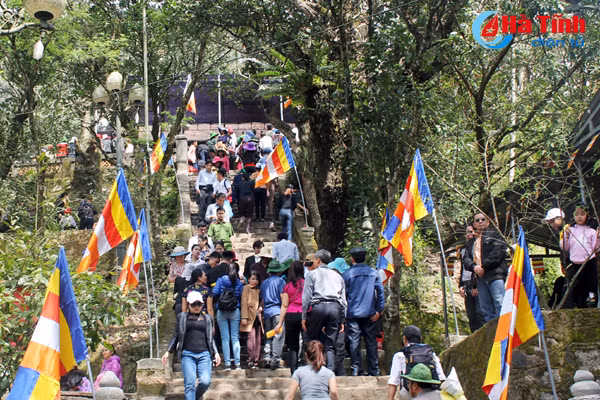 chua huong tich khai hoi vao ngay mong 6 thang gieng