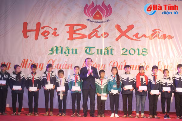 ha tinh khai hoi bao xuan mau tuat 2018