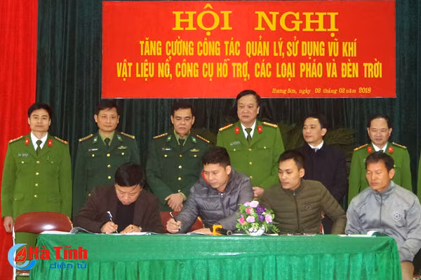 ngan ngua van chuyen tang tru vu khi vat lieu no dip tet