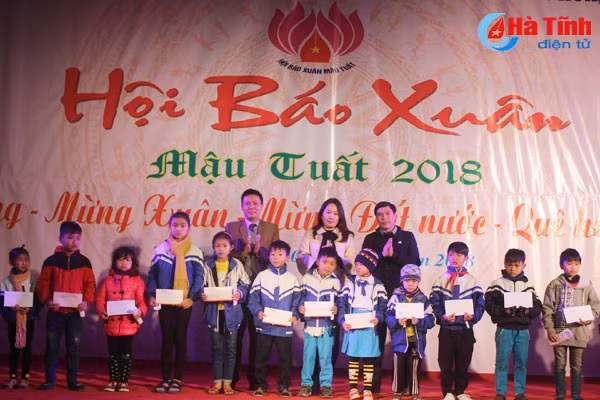ha tinh khai hoi bao xuan mau tuat 2018