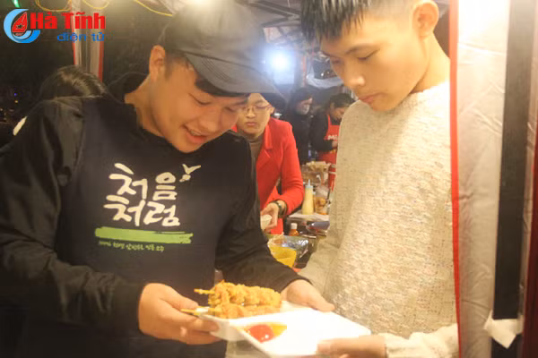 chay tui voi cac gian hang dep doc la tai cho jam cuoi tuan