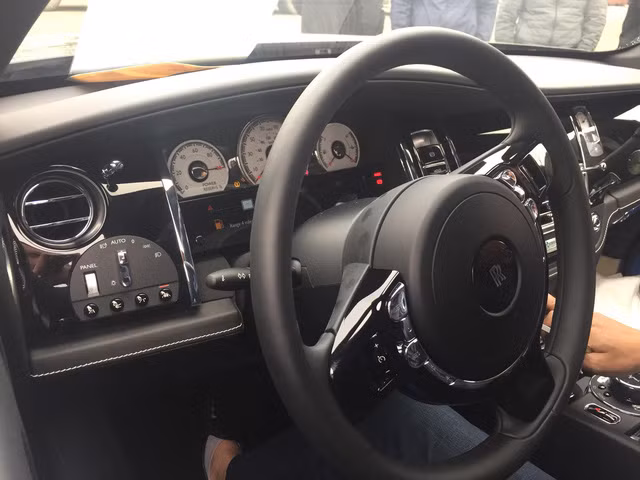 sieu pham rolls royce wraith black badge dau tien ve viet nam