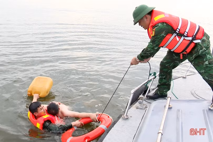 Huyện ven biển Hà Tĩnh “kích hoạt” phương án phòng chống thiên tai